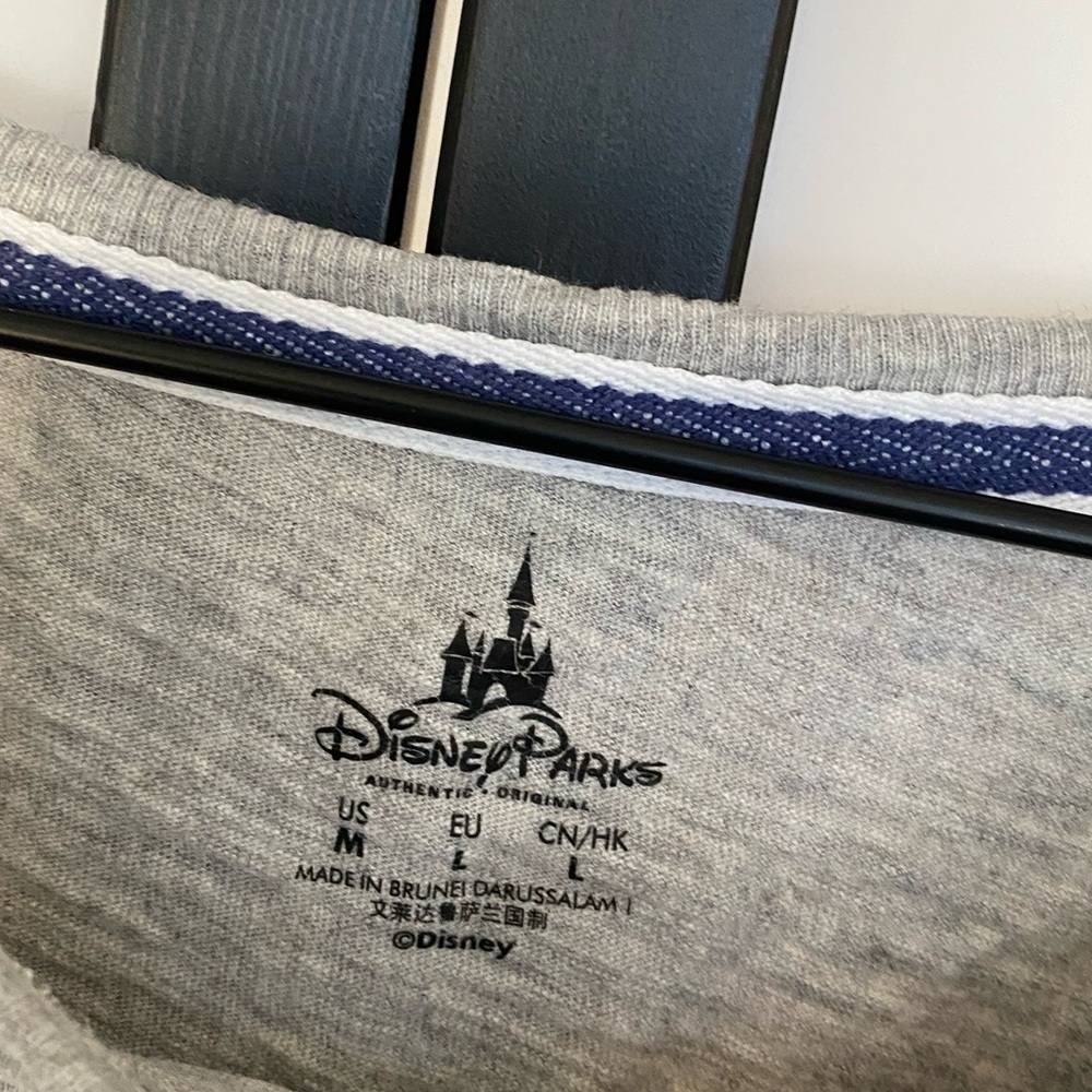 Walt Disney World 1971 Collegiate shirt. Size medium - Picture 9 of 14